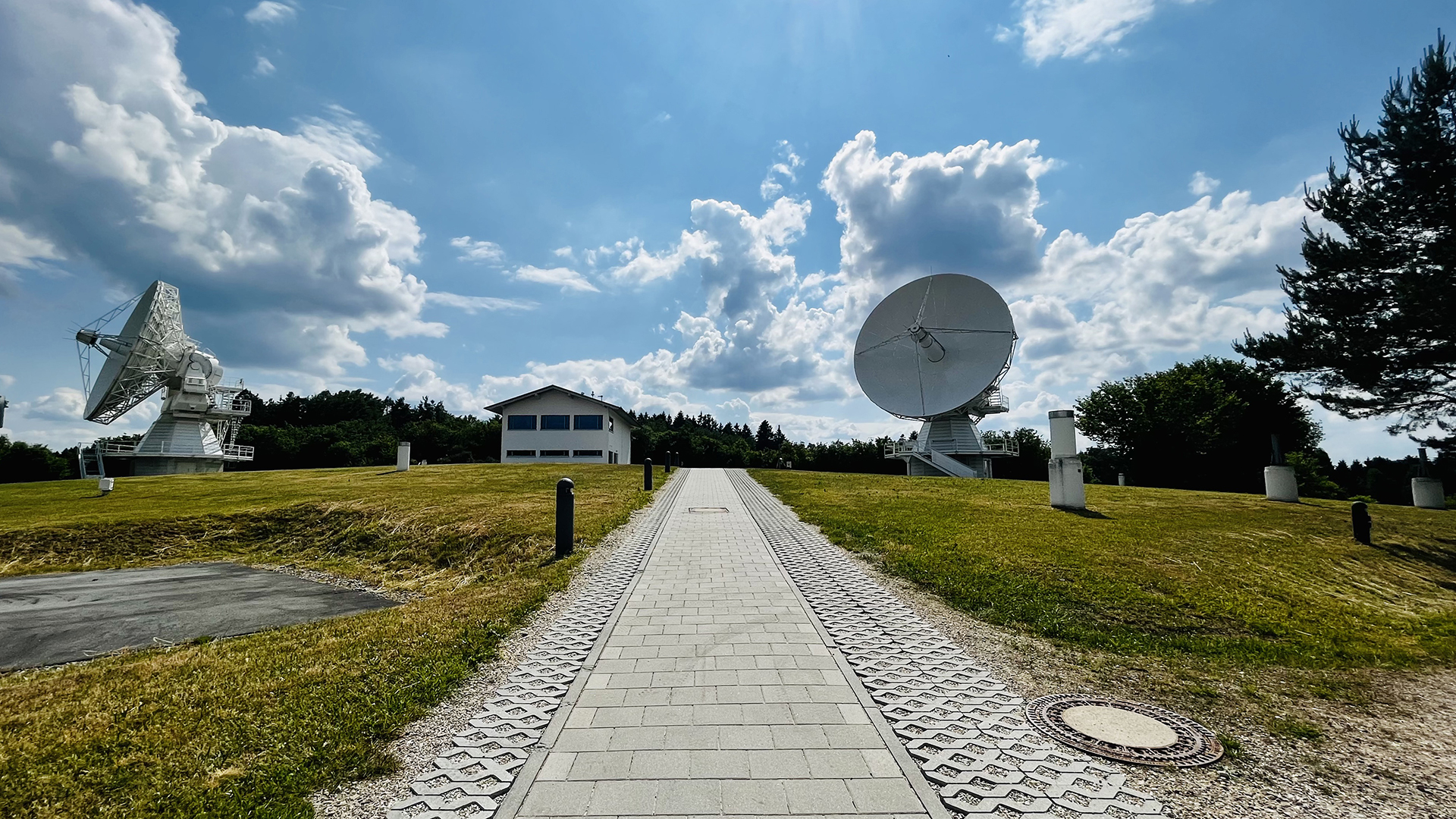 Wettzell_VLBI_begradigt_1920x1080.jpg